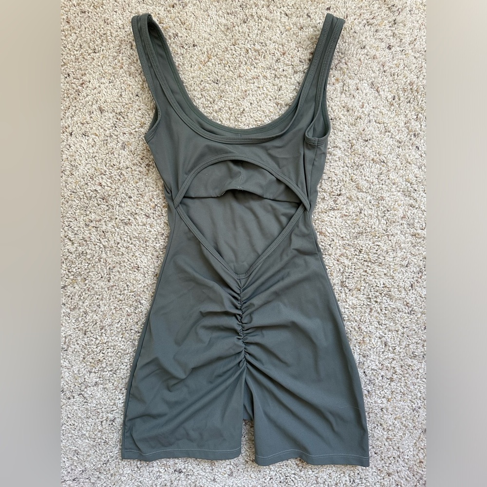 Workout Back Scrunch Bodysuit - Picture 5 of 8